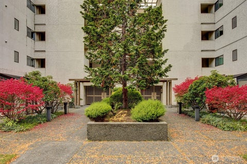 Photo of 5025 California Avenue SW #406, Seattle, WA 98136 (MLS # 2594694)