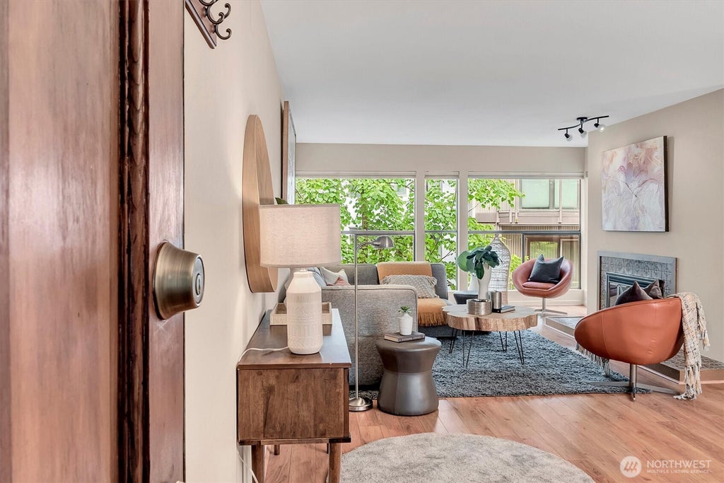 Photo of 5025 California Avenue SW #406, Seattle, WA 98136 (MLS # 2594694)