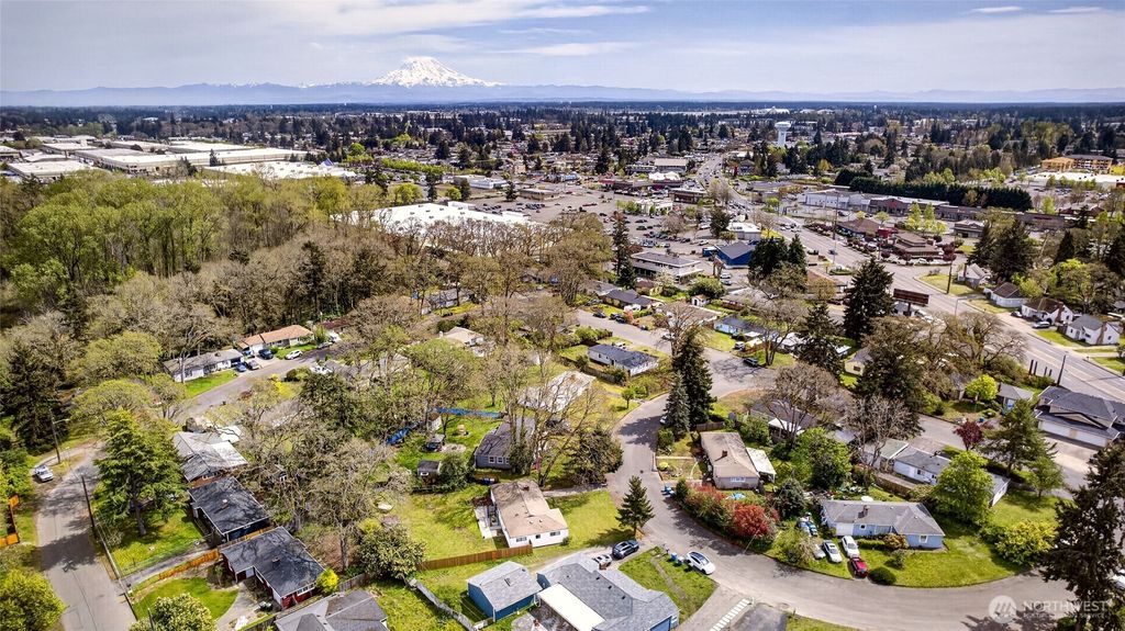 Photo of 27 crescent Circle SW, Lakewood, WA 98499 (MLS # 2510376)