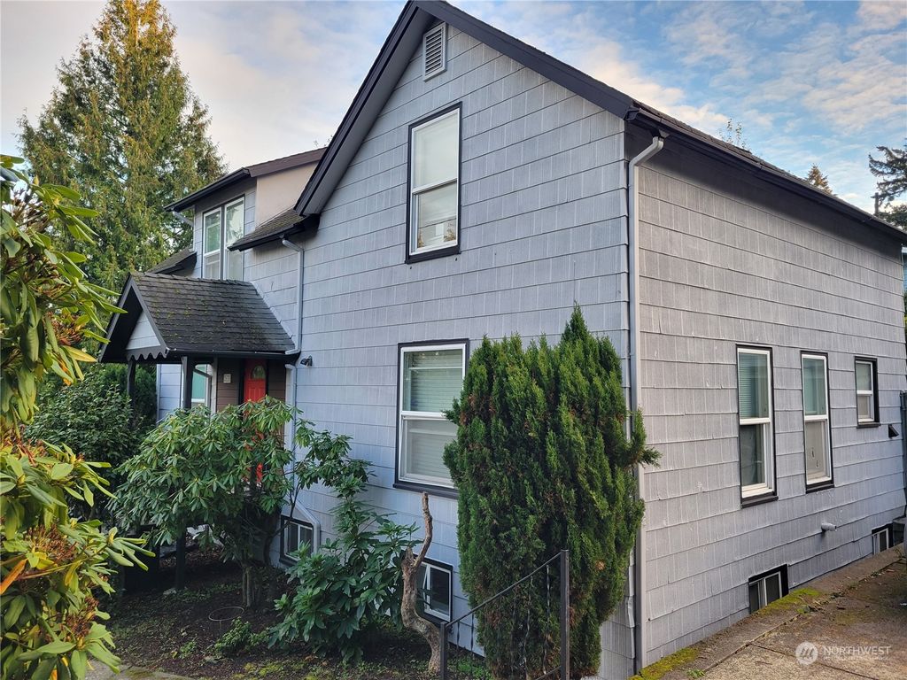 Photo of 2635 S 133rd St, SeaTac, WA 98168 (MLS # 2300188)