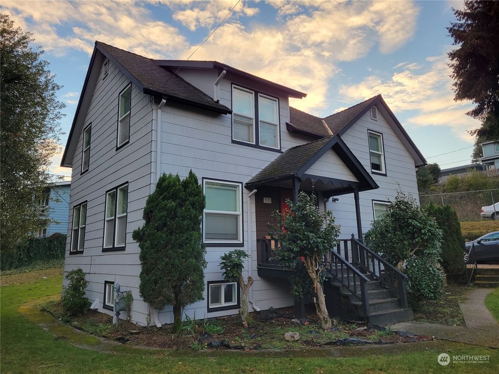 Photo of 2635 S 133rd St, SeaTac, WA 98168 (MLS # 2300188)