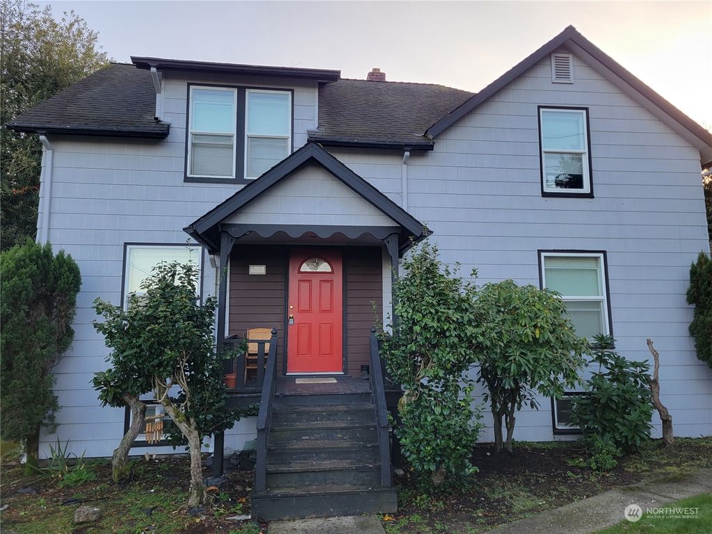 Photo of 2635 S 133rd St, SeaTac, WA 98168 (MLS # 2300188)