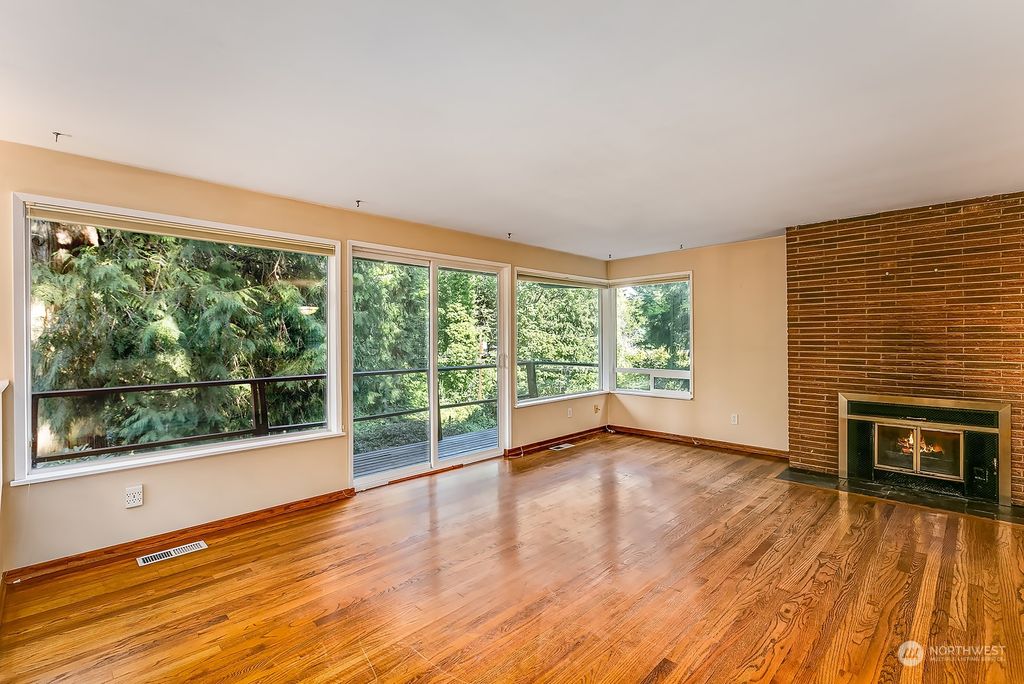 Photo of 18725 60th Avenue NE, Kenmore, WA 98028 (MLS # 2148074)