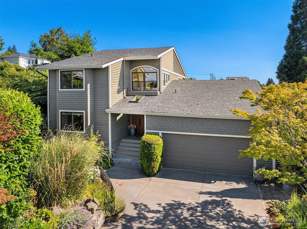 Photo of 5601 Bradford Street, Seattle, WA 98116 (MLS # 2555194)