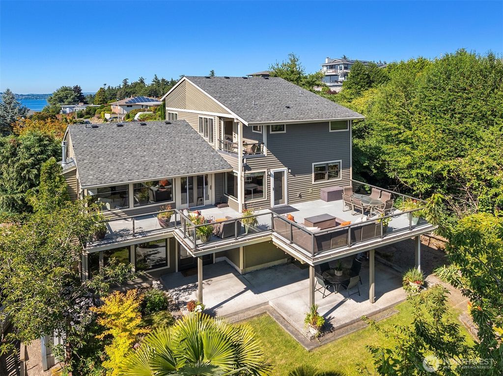 Photo of 5601 Bradford Street, Seattle, WA 98116 (MLS # 2555194)