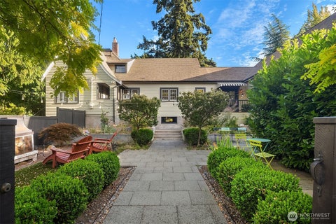 Photo of 1060 Spruce Street, Edmonds, WA 98020 (MLS # 2559426)