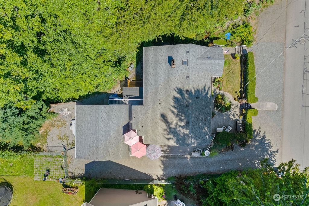 Photo of 622 SW 158th Street, Burien, WA 98166 (MLS # 2135177)