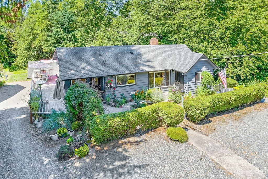 Photo of 622 SW 158th Street, Burien, WA 98166 (MLS # 2135177)