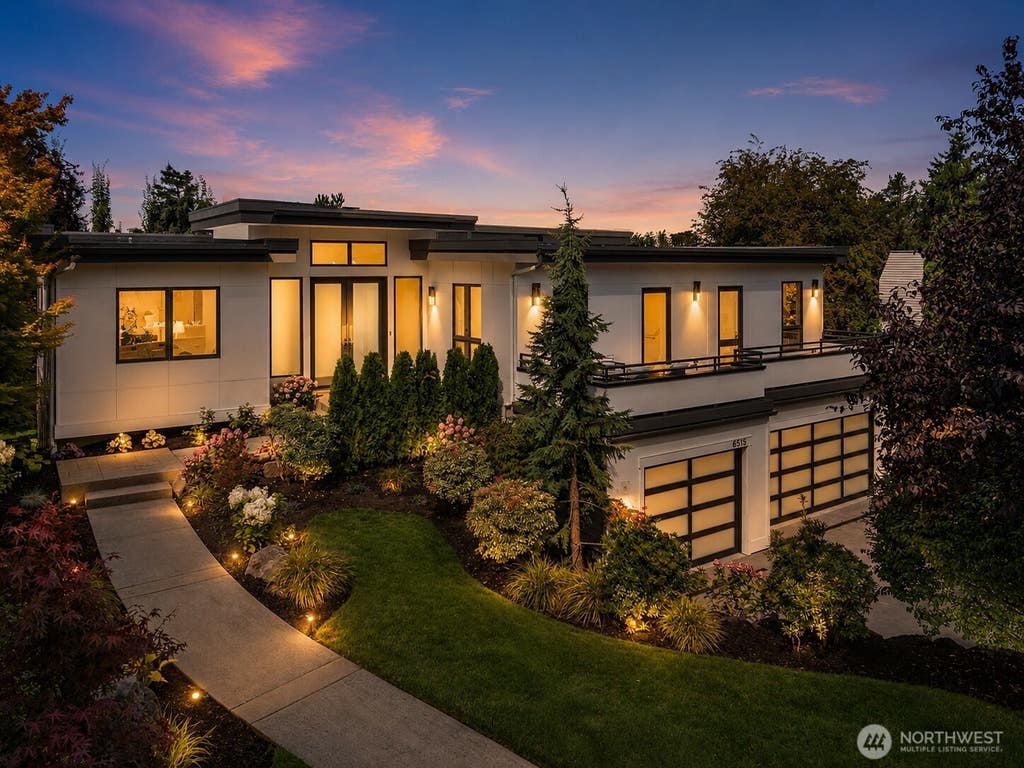 Photo of 6515 106th Avenue NE, Kirkland, WA 98033 (MLS # 2572054)