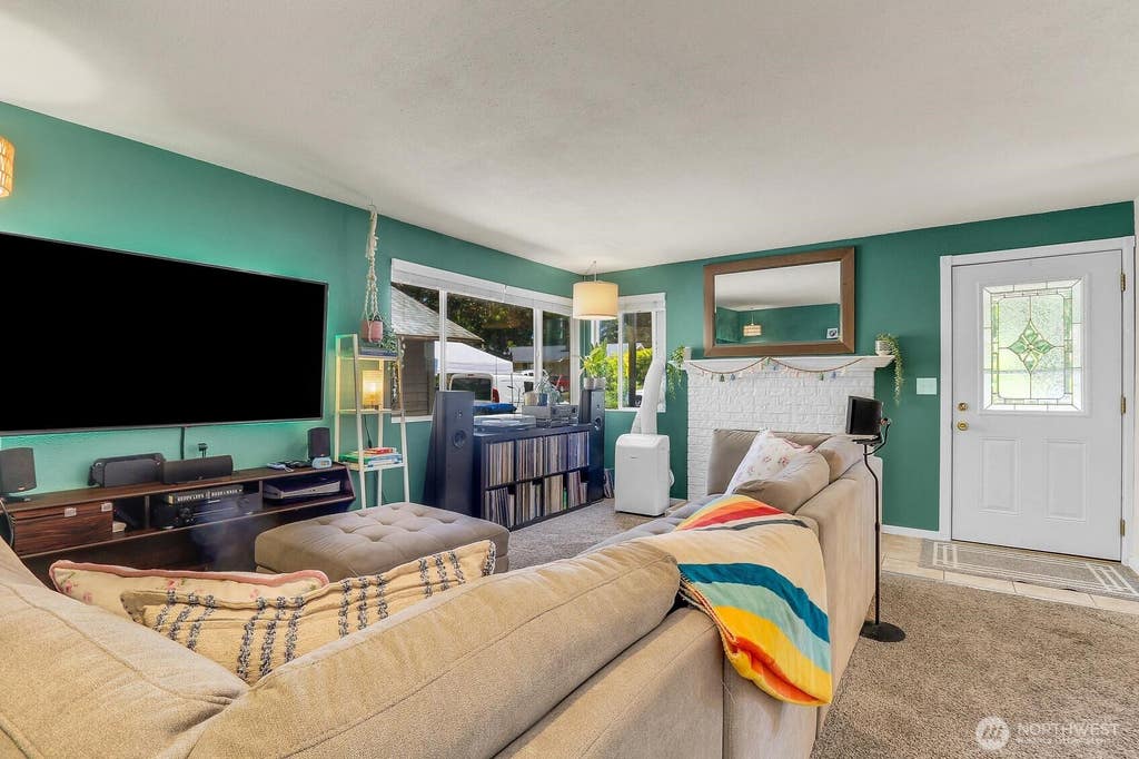 Photo of 17532 24th Avenue SE, Bothell, WA 98012 (MLS # 2555557)