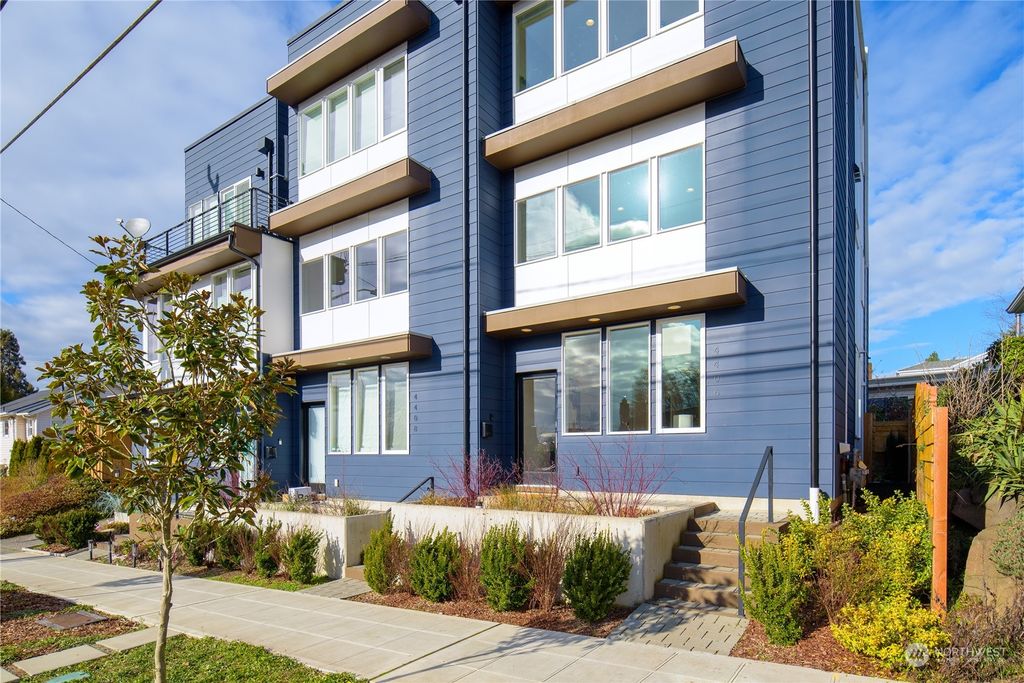 Photo of 4406 SW Holly Street, Seattle, WA 98136 (MLS # 2198041)