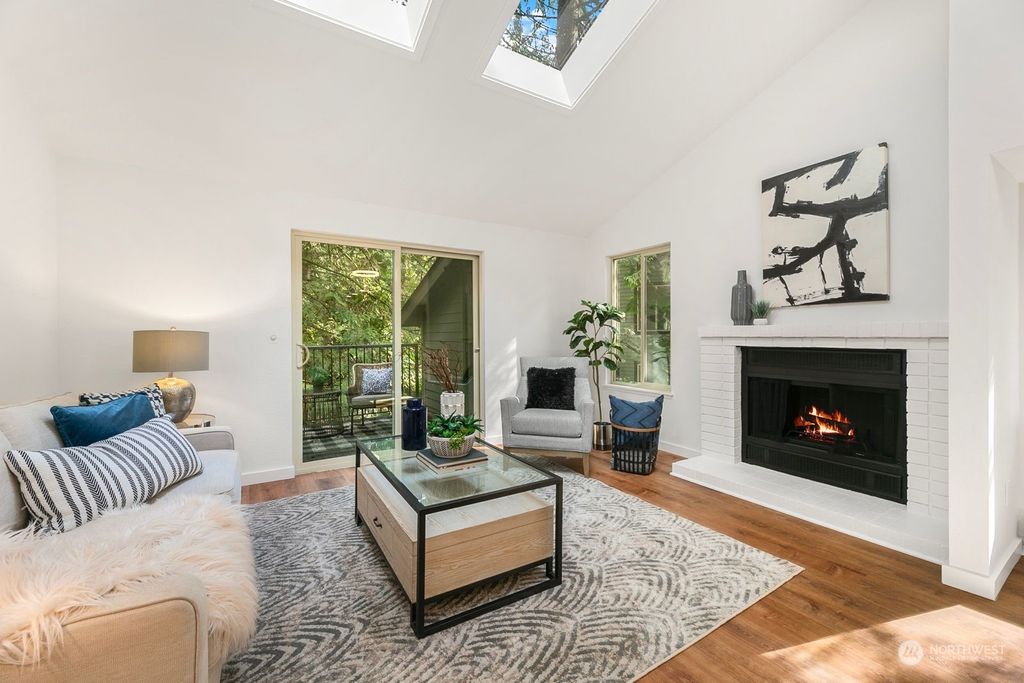 Photo of 14618 NE 80th Place, Redmond, WA 98052 (MLS # 2217000)