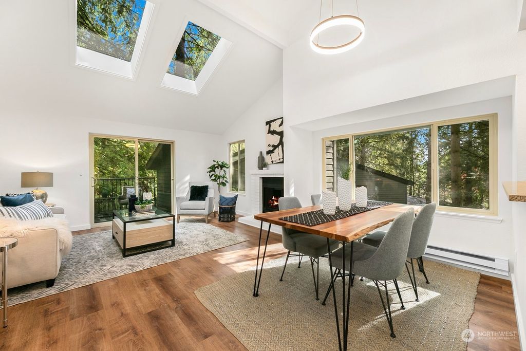 Photo of 14618 NE 80th Place, Redmond, WA 98052 (MLS # 2217000)