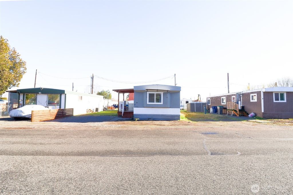 Photo of 1421 S Cedar St. #82 St, Kennewick, WA 99337 (MLS # 2458746)