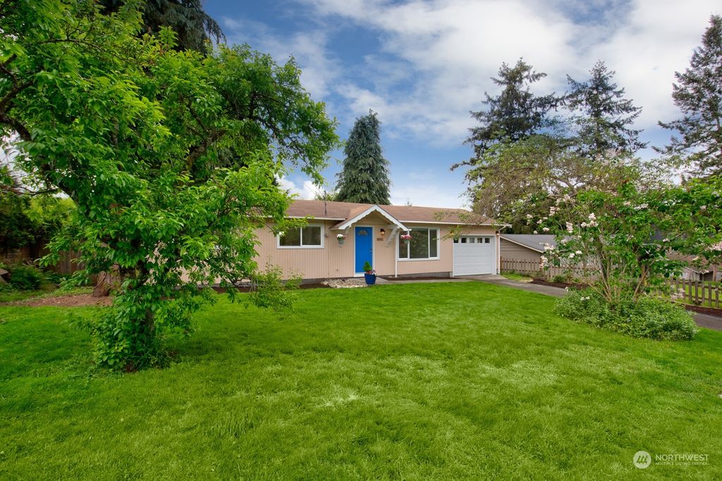 Photo of 2512 197th Place SW, Lynnwood, WA 98036 (MLS # 2330112)