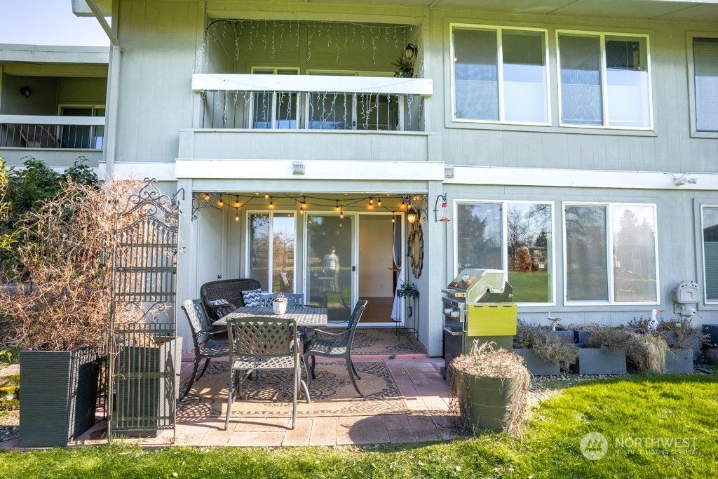 Photo of 11120 NE 68th Street #B105, Kirkland, WA 98033 (MLS # 2057857)