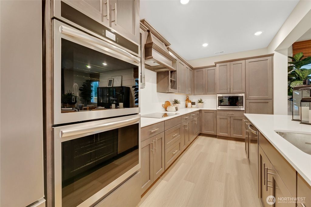 Photo of 32313 Myrtle Avenue SE, Black Diamond, WA 98010 (MLS # 2356338)