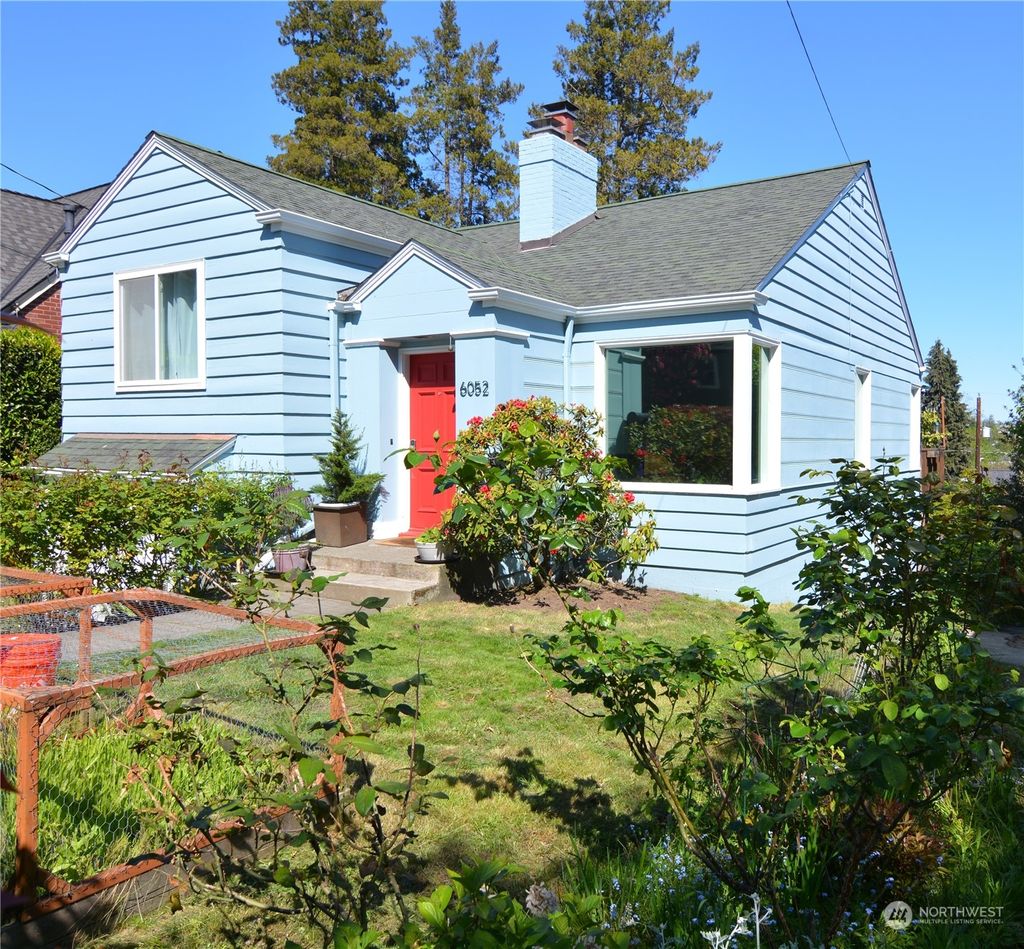 Photo of 6052 35th Avenue NE, Seattle, WA 98115 (MLS # 2233295)