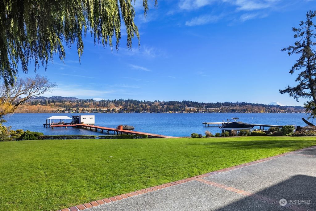 Photo of 4452 Ferncroft Road, Mercer Island, WA 98040 (MLS # 2202500)