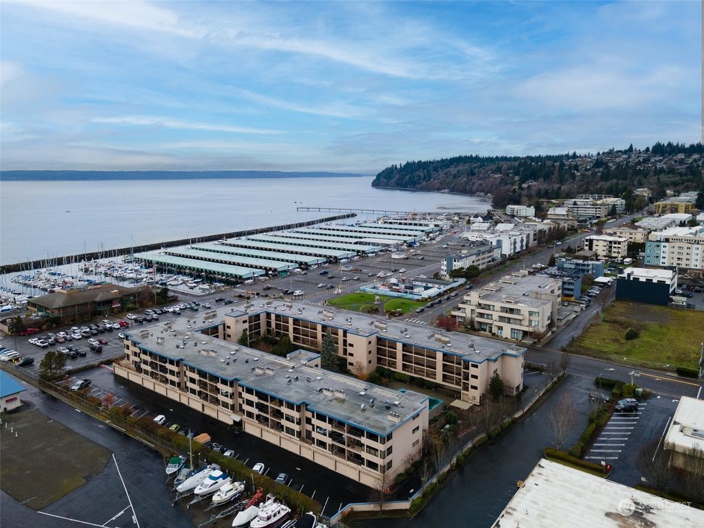Photo of 601 S 227th Street #307N, Des Moines, WA 98198 (MLS # 2186124)