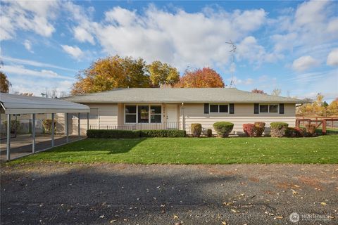 Photo of 704 Gladys Street, Walla Walla, WA 99362 (MLS # 2454886)