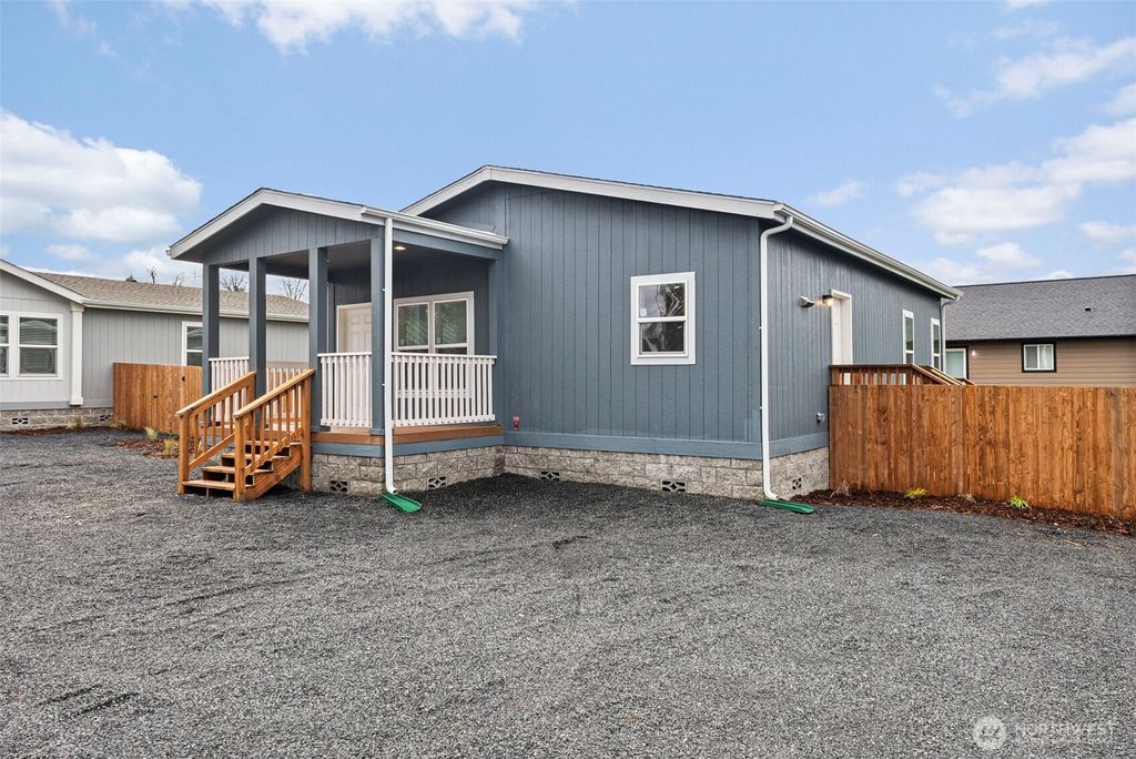 Photo of 1257 SW Elzina Street, Chehalis, WA 98532 (MLS # 2463319)