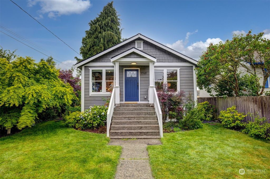 Photo of 9749 Palatine Avenue N, Seattle, WA 98103 (MLS # 2246617)