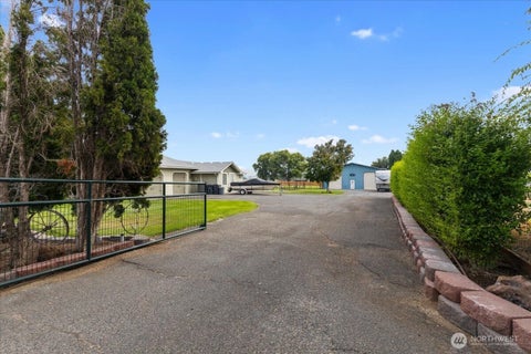 Photo of 92 Clemans View Road, Selah, WA 98942 (MLS # 2572957)