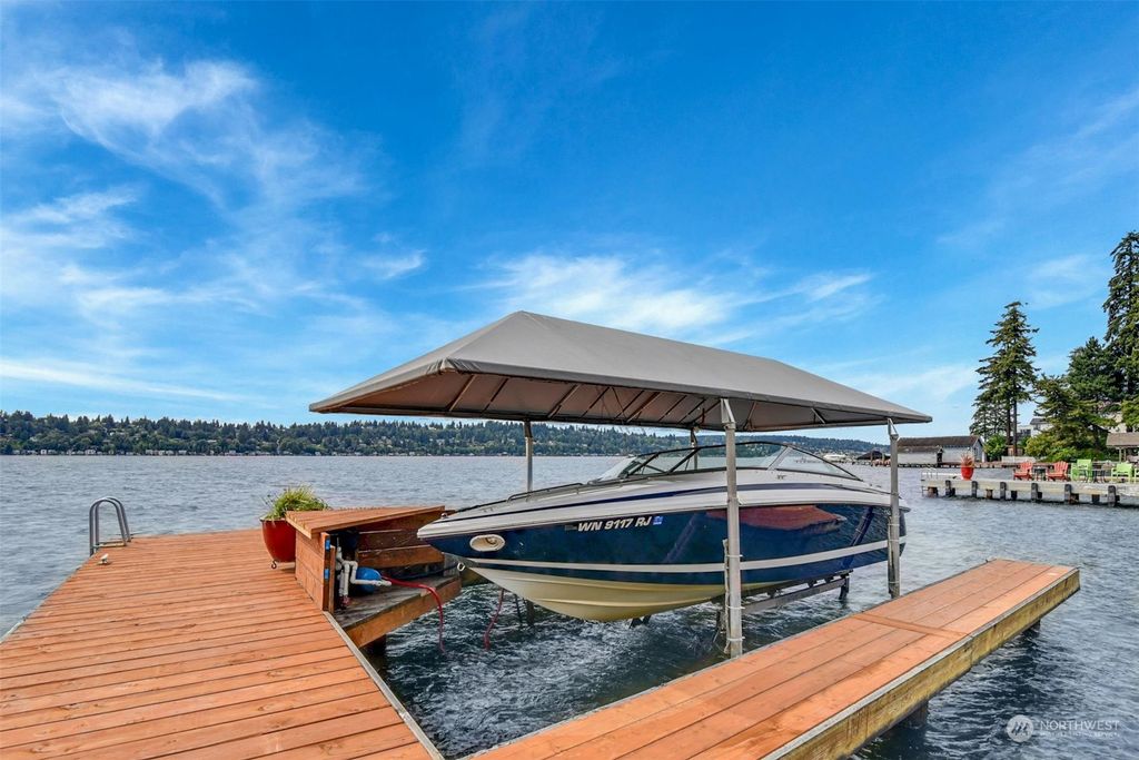 Photo of 13157 Holmes Point Drive NE, Kirkland, WA 98034 (MLS # 2279686)