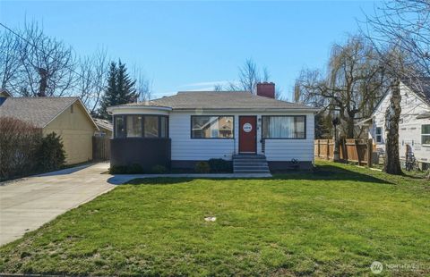 Photo of 516 Liberty Street, Walla Walla, WA 99362 (MLS # 2479350)