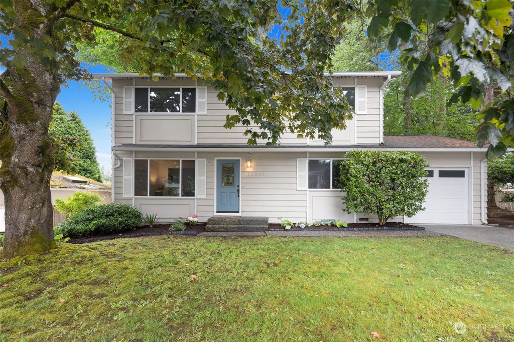 Photo of 12233 NE 137th Place, Kirkland, WA 98034 (MLS # 2244390)