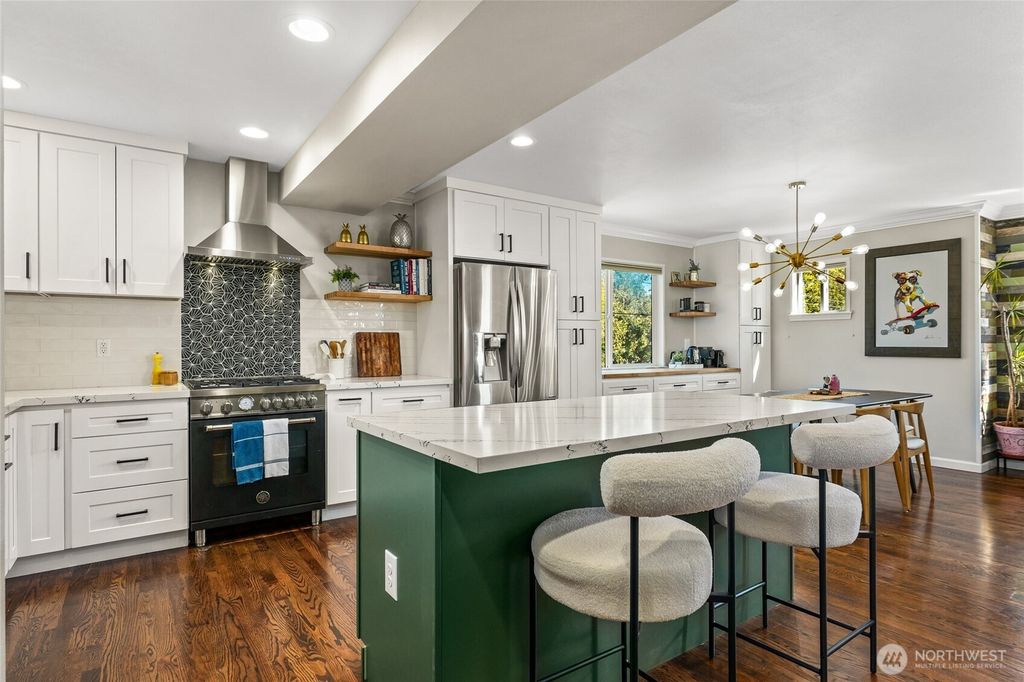 Photo of 2723 S King St St, Seattle, WA 98144 (MLS # 2411422)