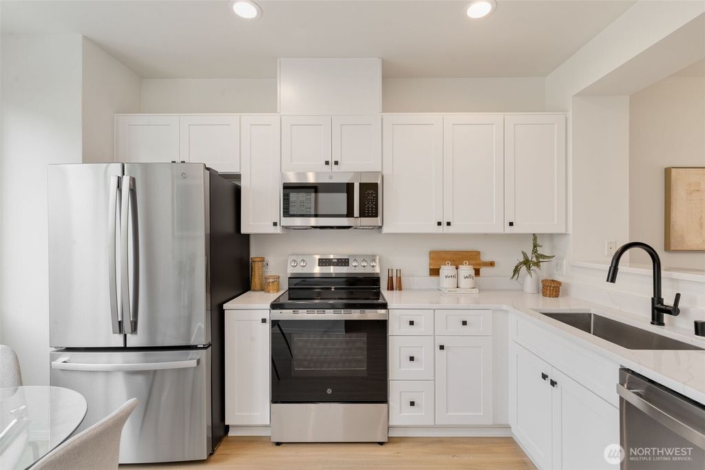 Photo of 16318 119th Lane NE, Bothell, WA 98011 (MLS # 2371722)