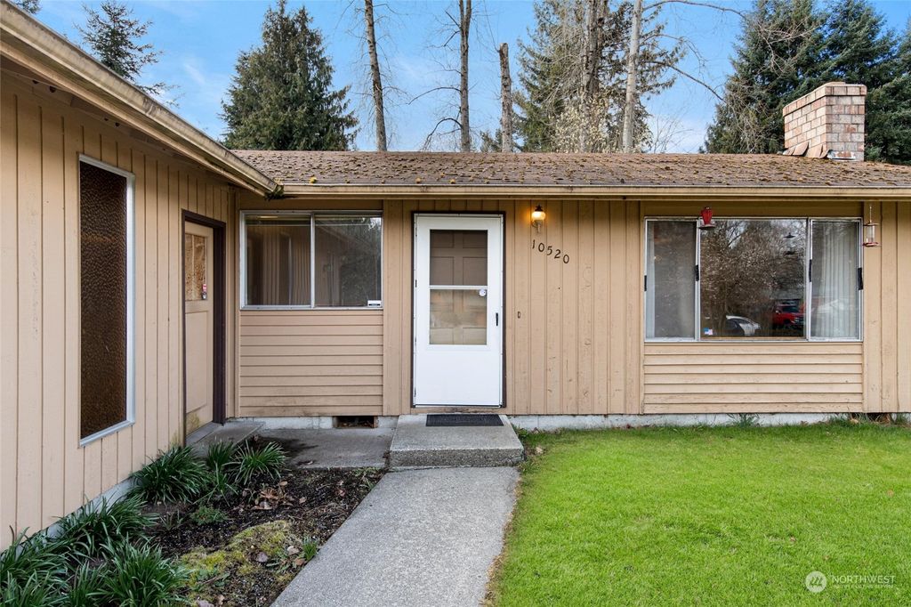 Photo of 10520 25th Drive SE, Everett, WA 98208 (MLS # 2207418)