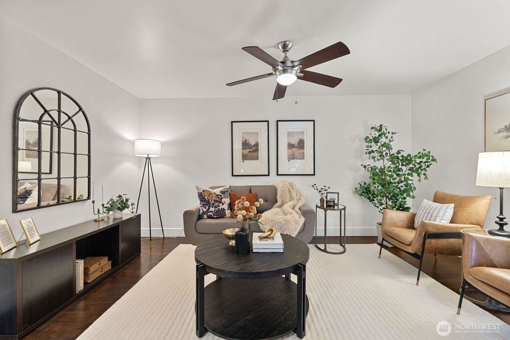 Photo of 120 NW 39th Street #106, Seattle, WA 98107 (MLS # 2447843)