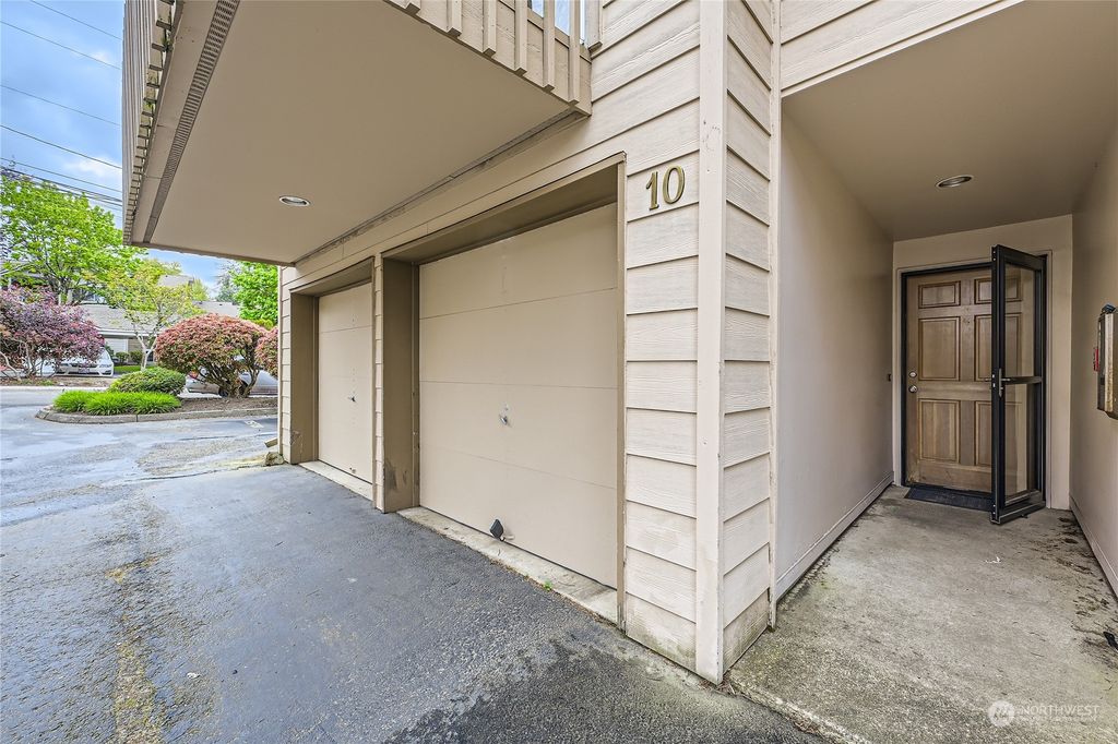 Photo of 16820 6th Avenue W #B10, Lynnwood, WA 98037 (MLS # 2217323)