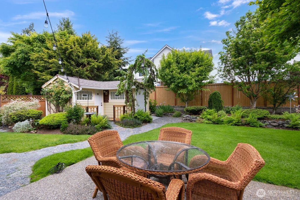 Photo of 27 148th Place SW, Lynnwood, WA 98087 (MLS # 2381141)