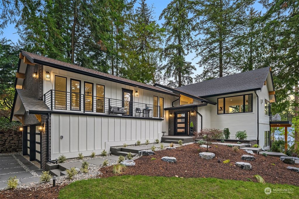 Photo of 16829 SE 9th Street, Bellevue, WA 98008 (MLS # 2030405)