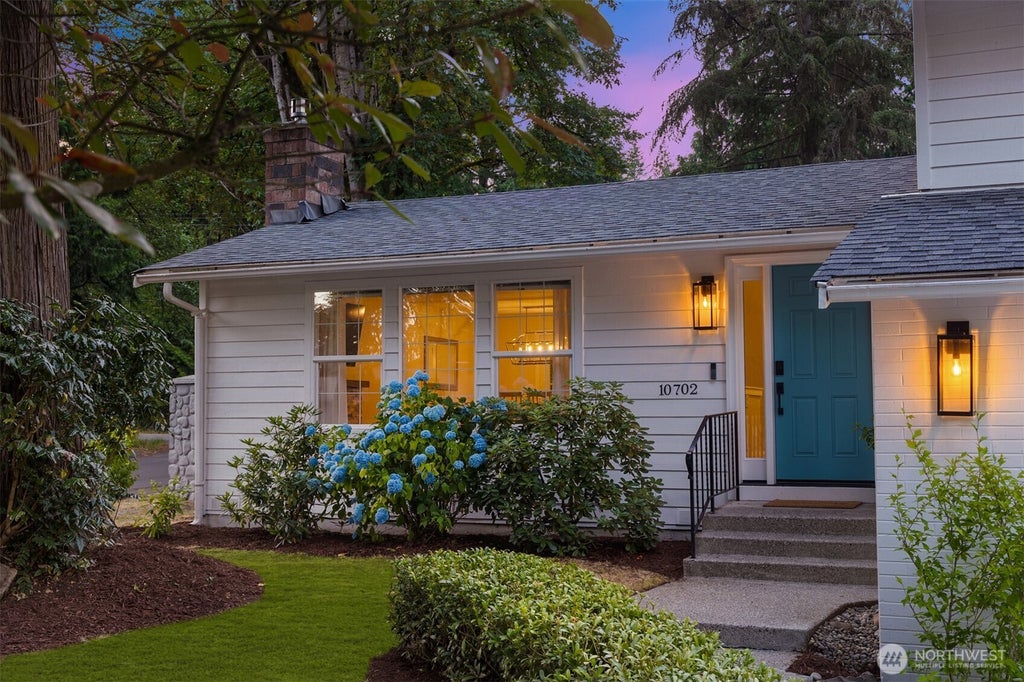 Photo of 10702 NE 144th Court, Kirkland, WA 98034 (MLS # 2573623)
