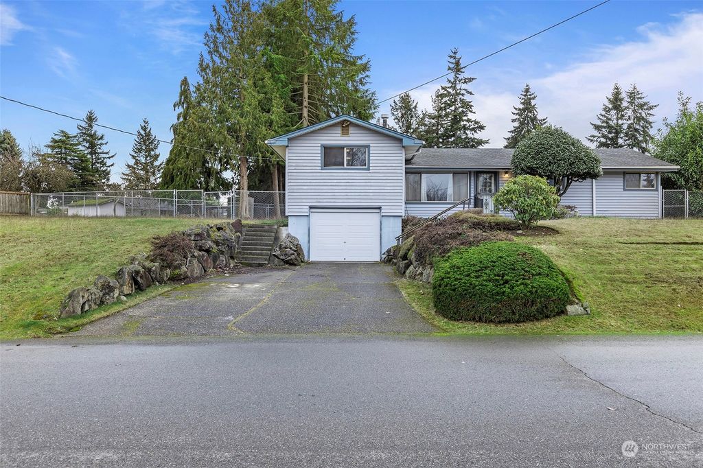 Photo of 1225 S 313th Street, Federal Way, WA 98003 (MLS # 2031417)