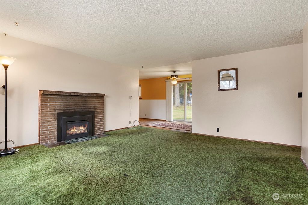 Photo of 1225 S 313th Street, Federal Way, WA 98003 (MLS # 2031417)