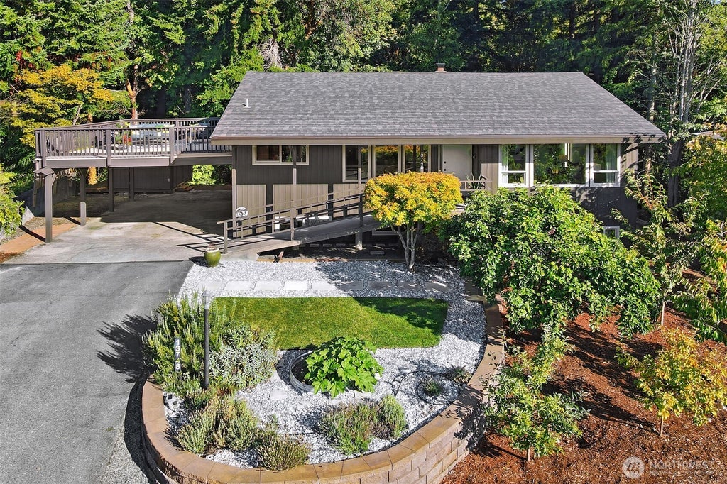 Photo of 13748 16th Avenue SW, Burien, WA 98166 (MLS # 2579180)