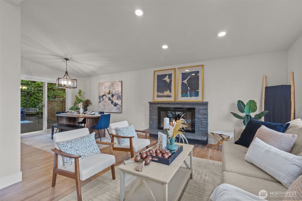 Photo of 153 165th Avenue NE, Bellevue, WA 98008 (MLS # 2481038)