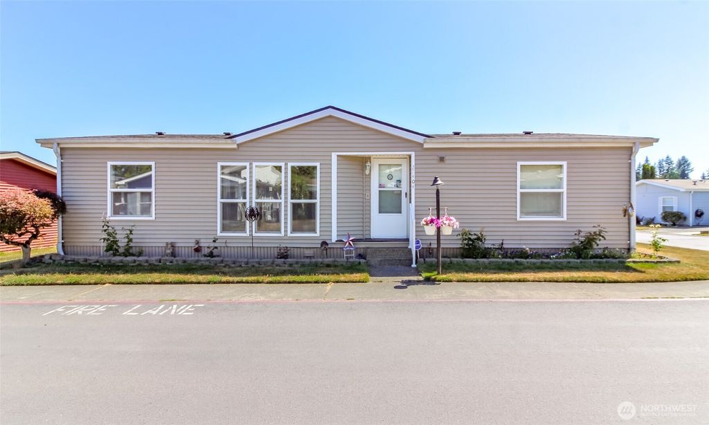 Photo of 27404 149th Avenue SE #62, Kent, WA 98042 (MLS # 2424028)