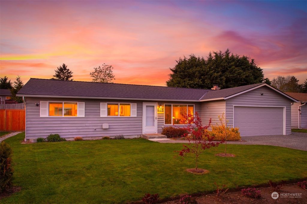 Photo of 605 74th Street SW, Everett, WA 98203 (MLS # 2222740)