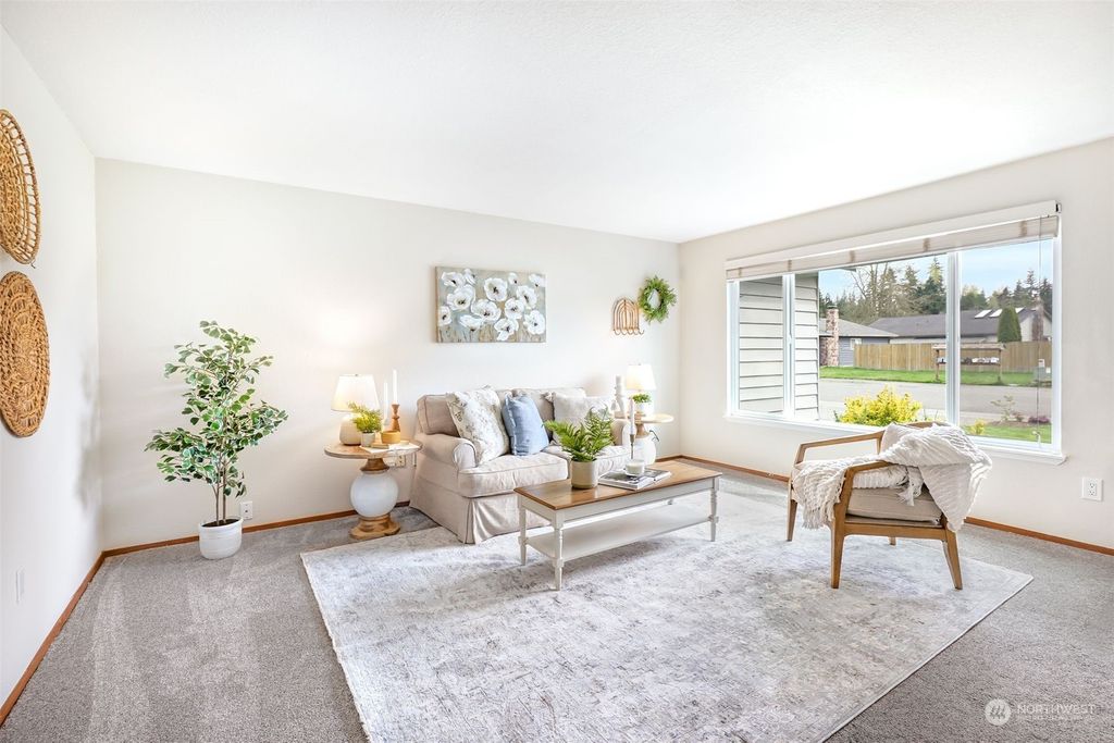 Photo of 605 74th Street SW, Everett, WA 98203 (MLS # 2222740)