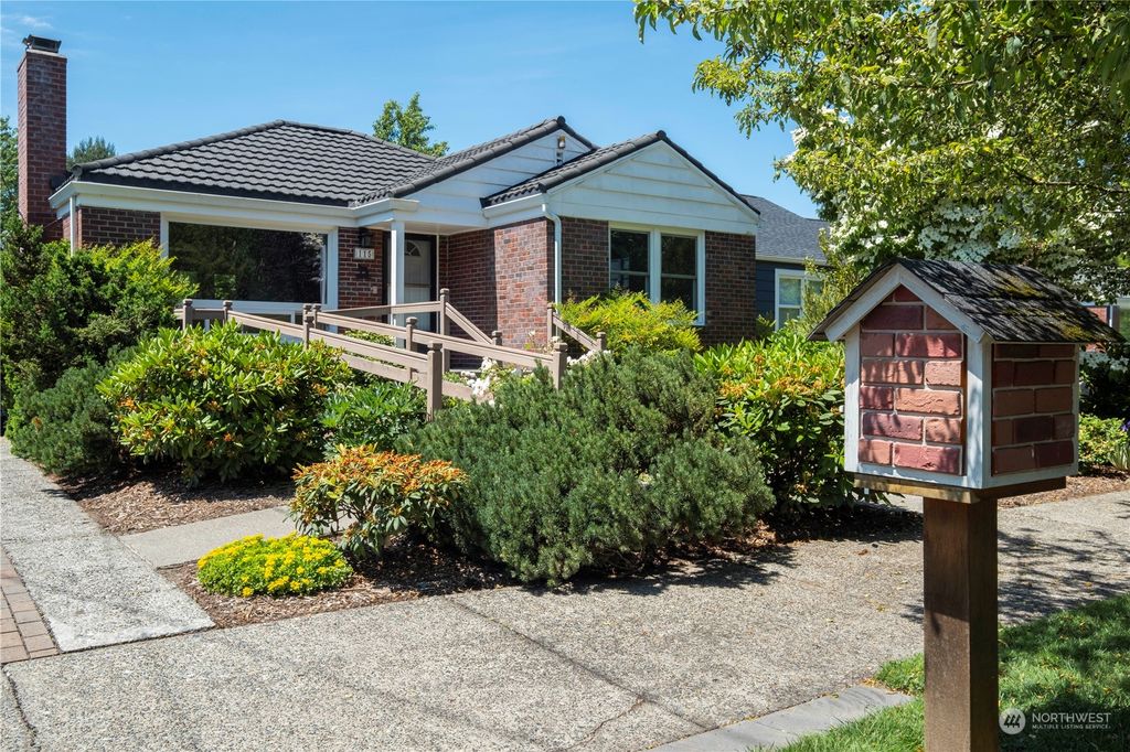 Photo of 115 30th Avenue E, Seattle, WA 98112 (MLS # 2240841)