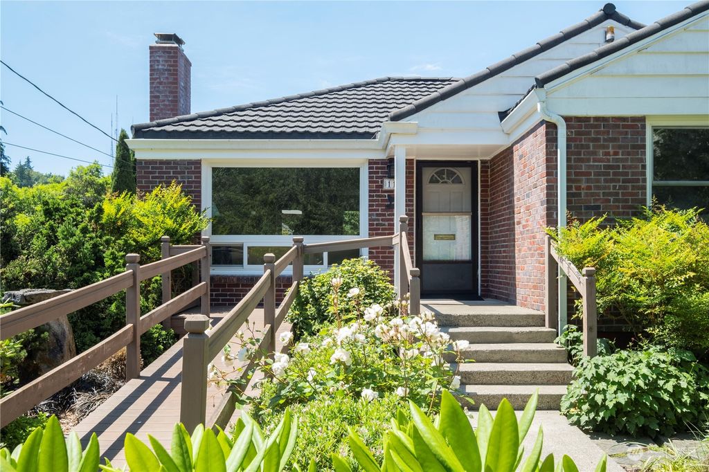 Photo of 115 30th Avenue E, Seattle, WA 98112 (MLS # 2240841)