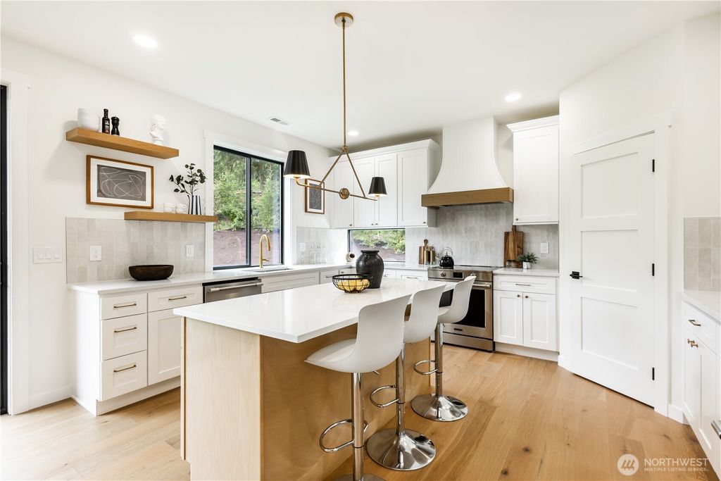 Photo of 405 10th ave Ave, Milton, WA 98354 (MLS # 2365478)