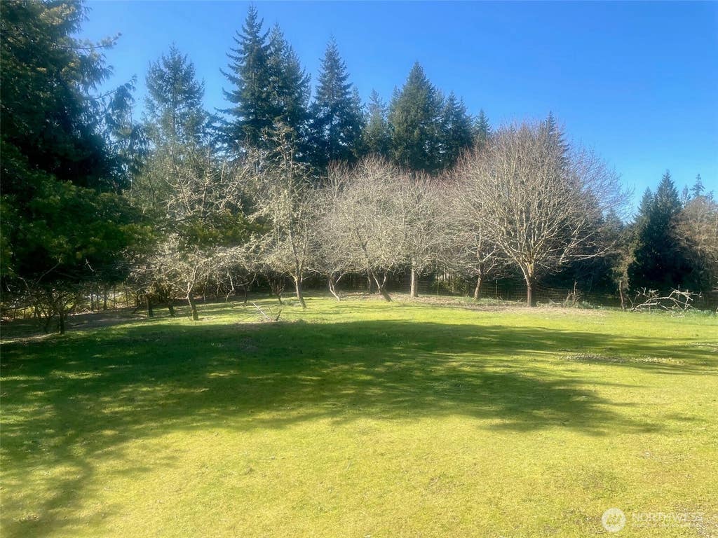 Photo of 6529 Key Peninsula Hwy Hwy NW, Lakebay, WA 98349 (MLS # 2566756)
